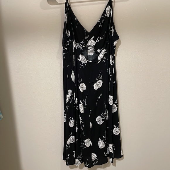 Unique Black Backless Dress! - Picture 4 of 6